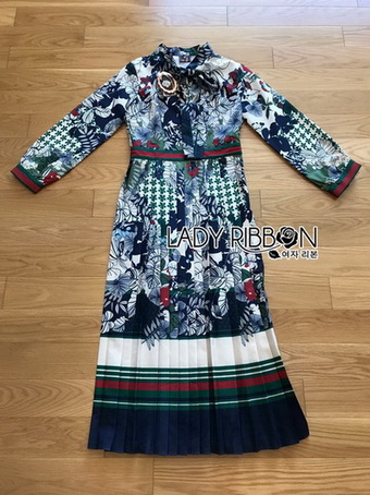 เดรสผ้าเครปพิมพ์ลายกราฟฟิก