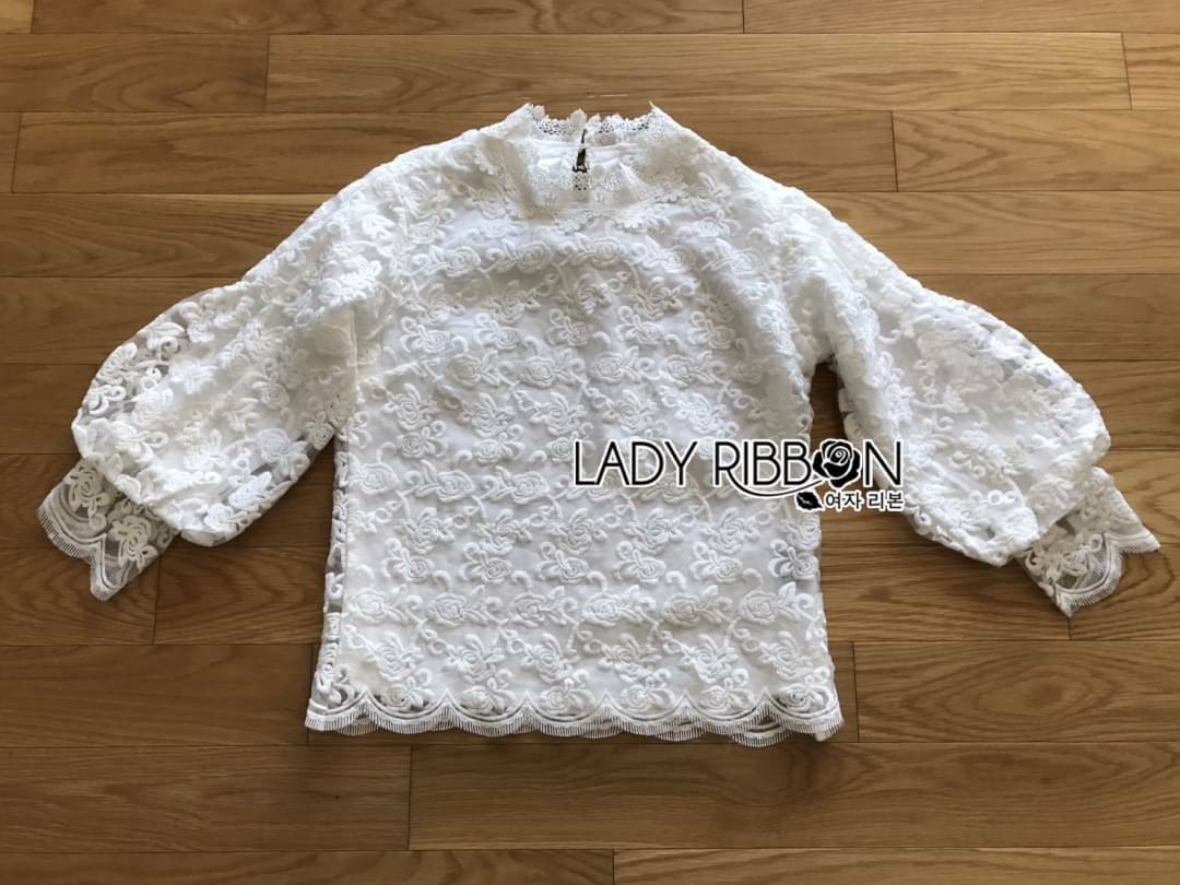 เสื้อผ้าลูกไม้สีขาวสไตล์วินเทจเฟมินีน