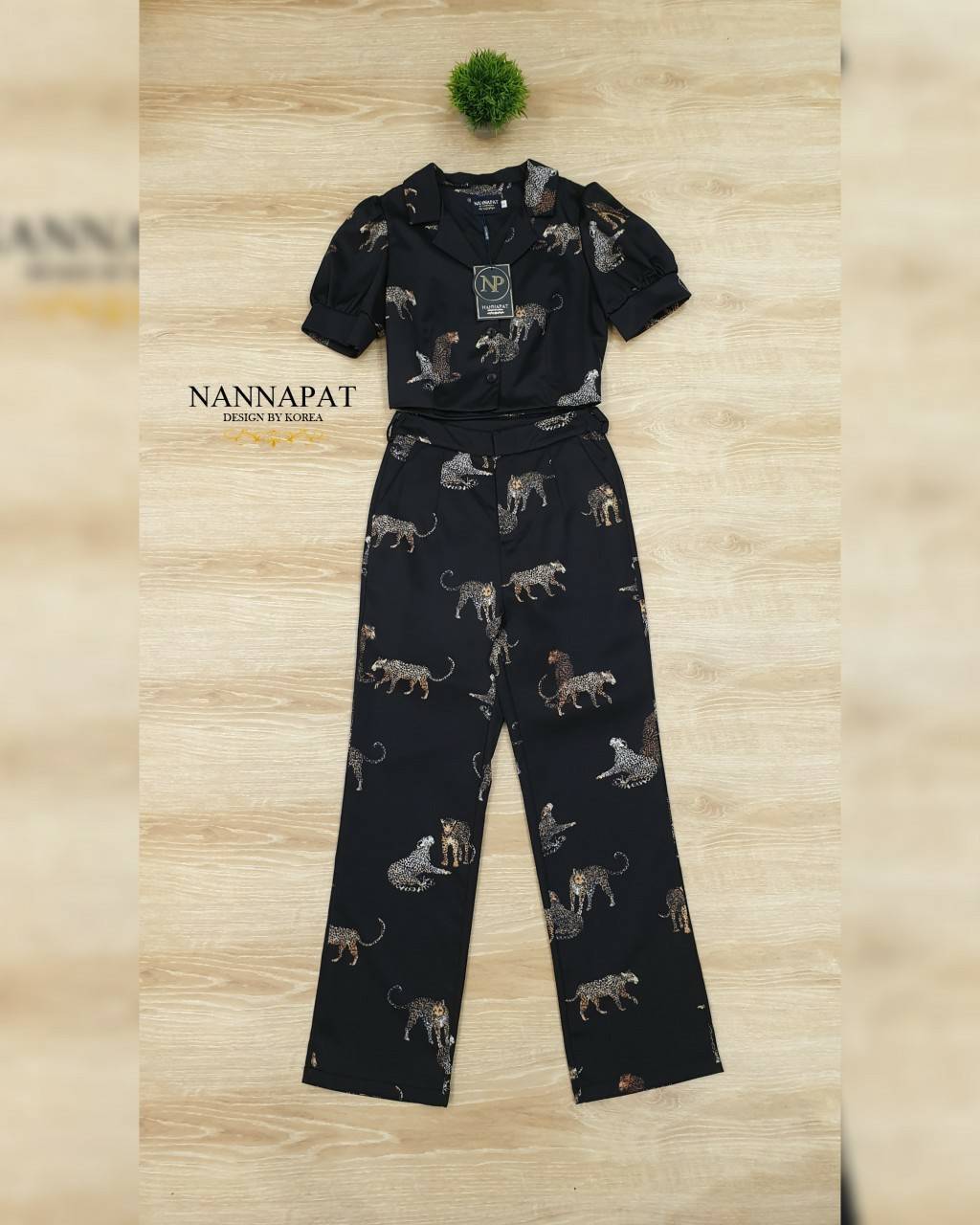 เสื้อกระดุมหน้า กางเกงมีกระเป๋าข้าง