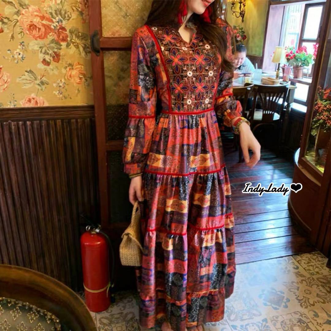 Dress แขนยาว แต่งปักด้านหน้า