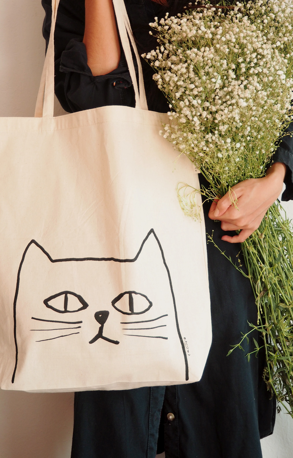 กระเป๋าผ้าดิบธรรมชาติ ลายแมวมองขาว Tote bag natural fabric print with white cat