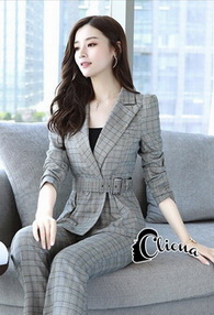 เสื้อสูทกางเกงเอวสูงพร้อมกับเข็มขัด