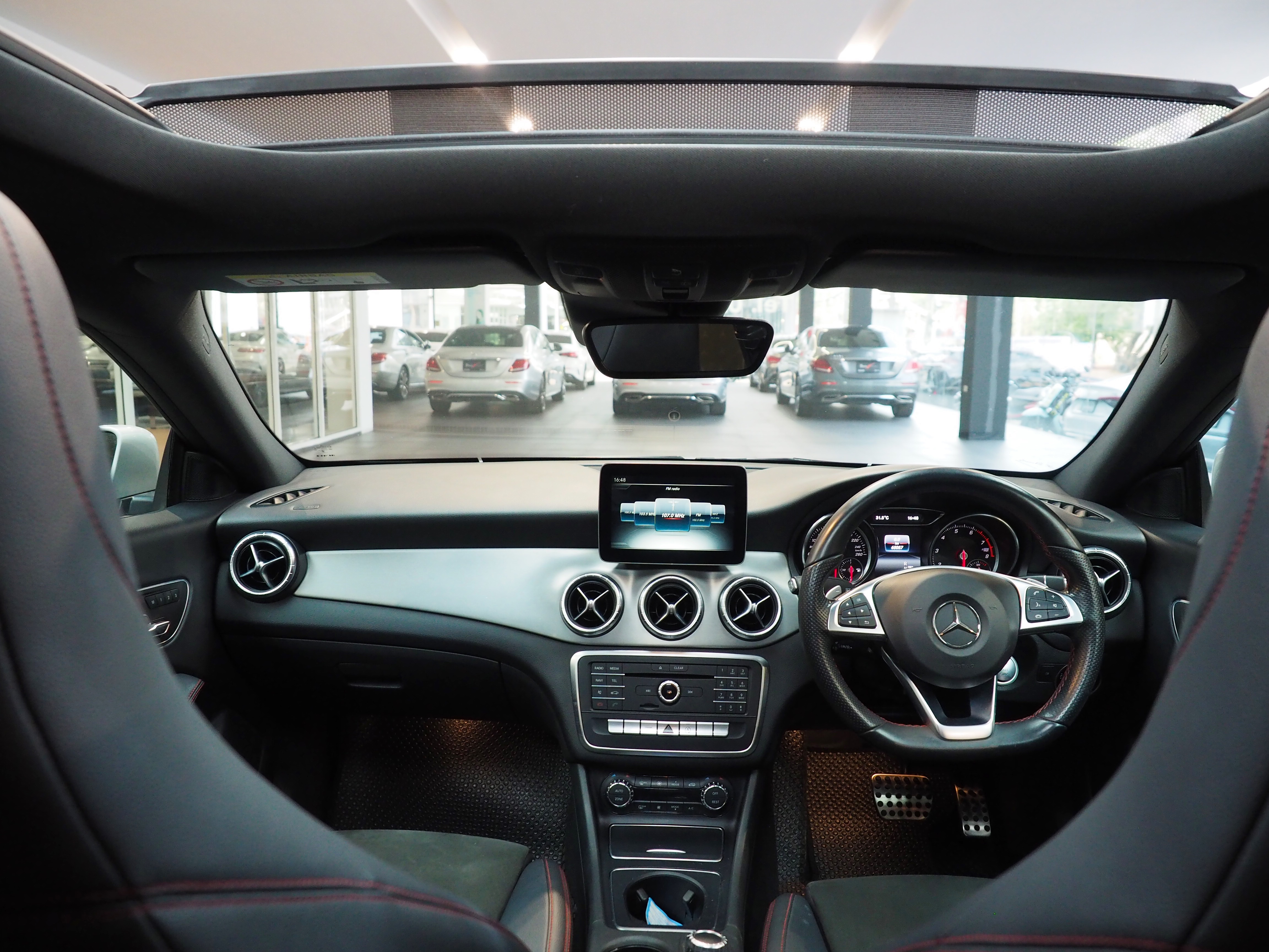 จองแล้ว CLA250 AMG W117