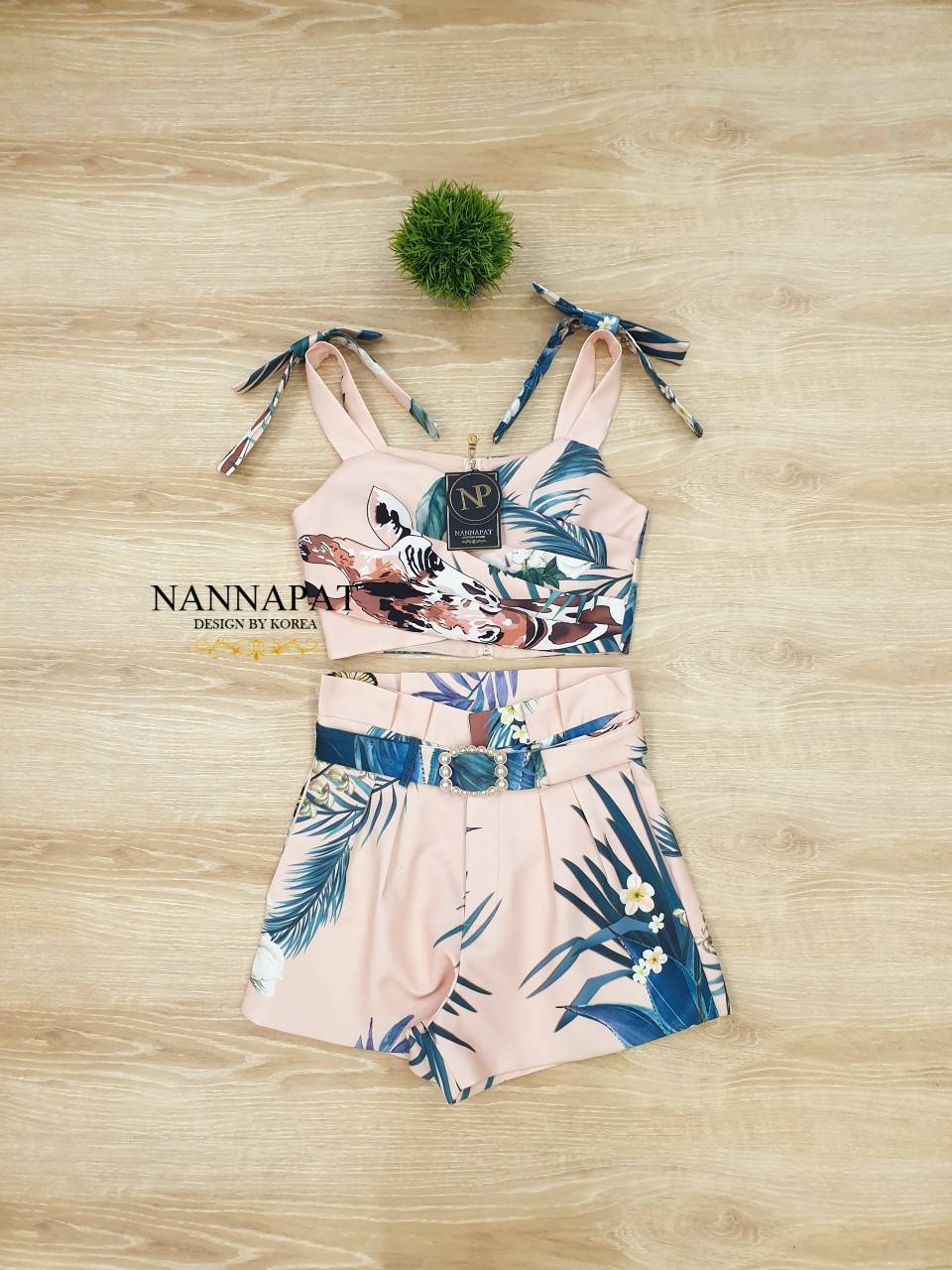 เสื้อซิปหลัง มีฟองน้ำอก