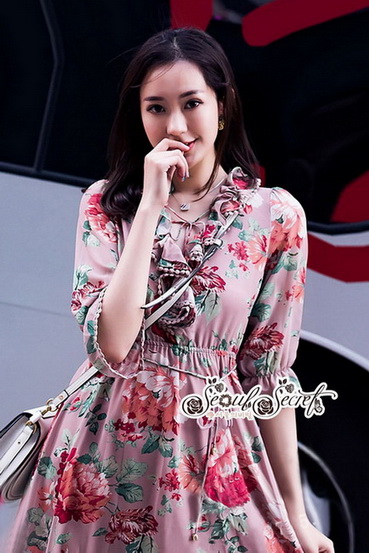 แม็กซี่เดรสทรงคอวีลึกสีนางแบบ