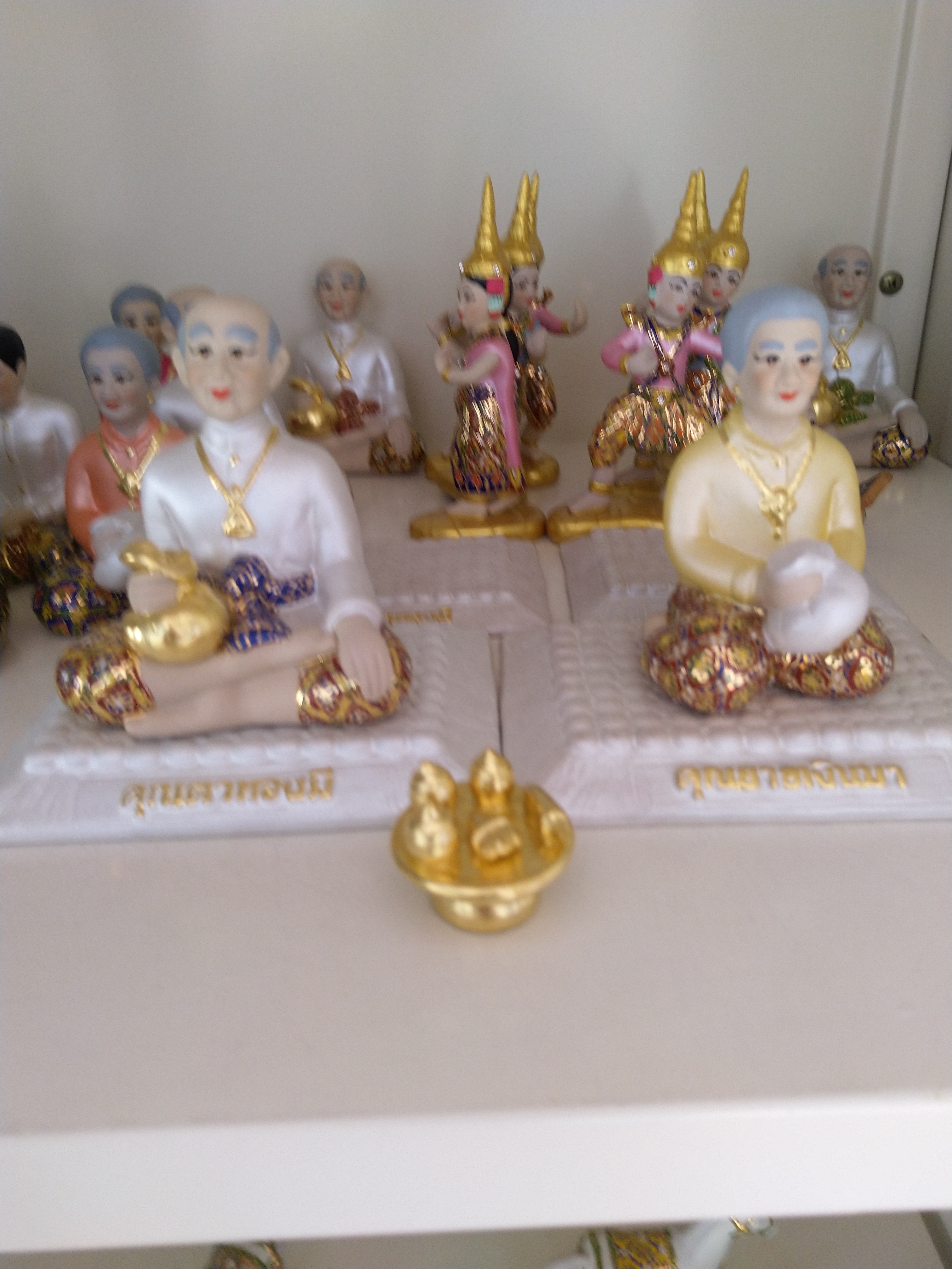 ตุ๊กตาตายาย เบญจรงค์ คู่ละ 1450 บาท