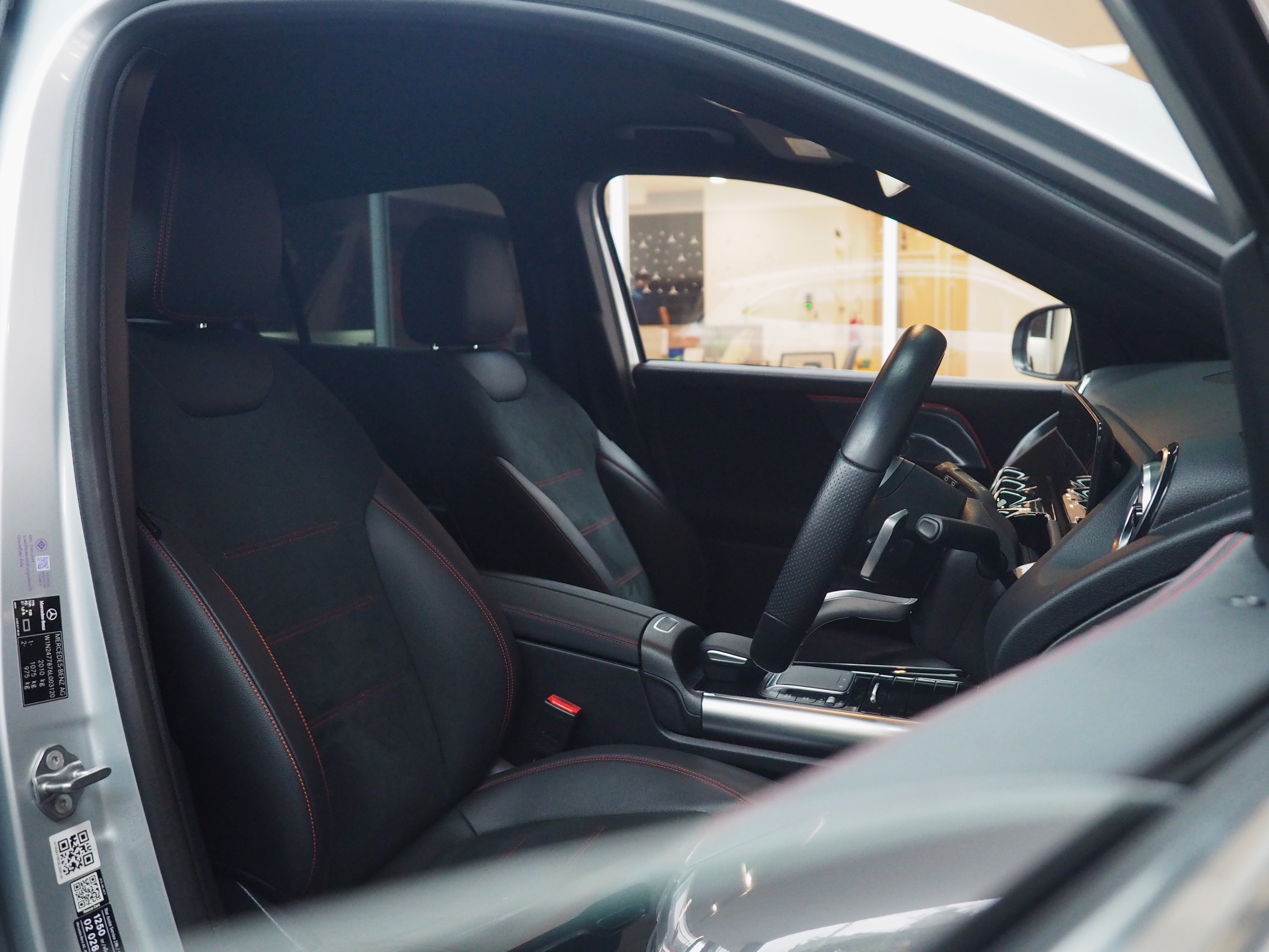 จองแล้ว GLA200 AMG Dynamic W247