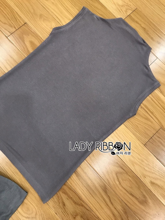 เซ็ตเสื้อคอเต่าและกางเกงขายาวสีเทา