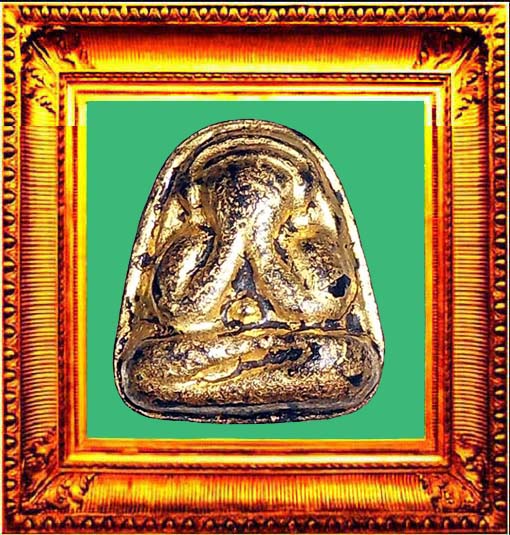 พระปิดตาหลังแบบสะดือเล็กหลวงปู่เฮี้ยงวัดป่า องค์ที่ 5