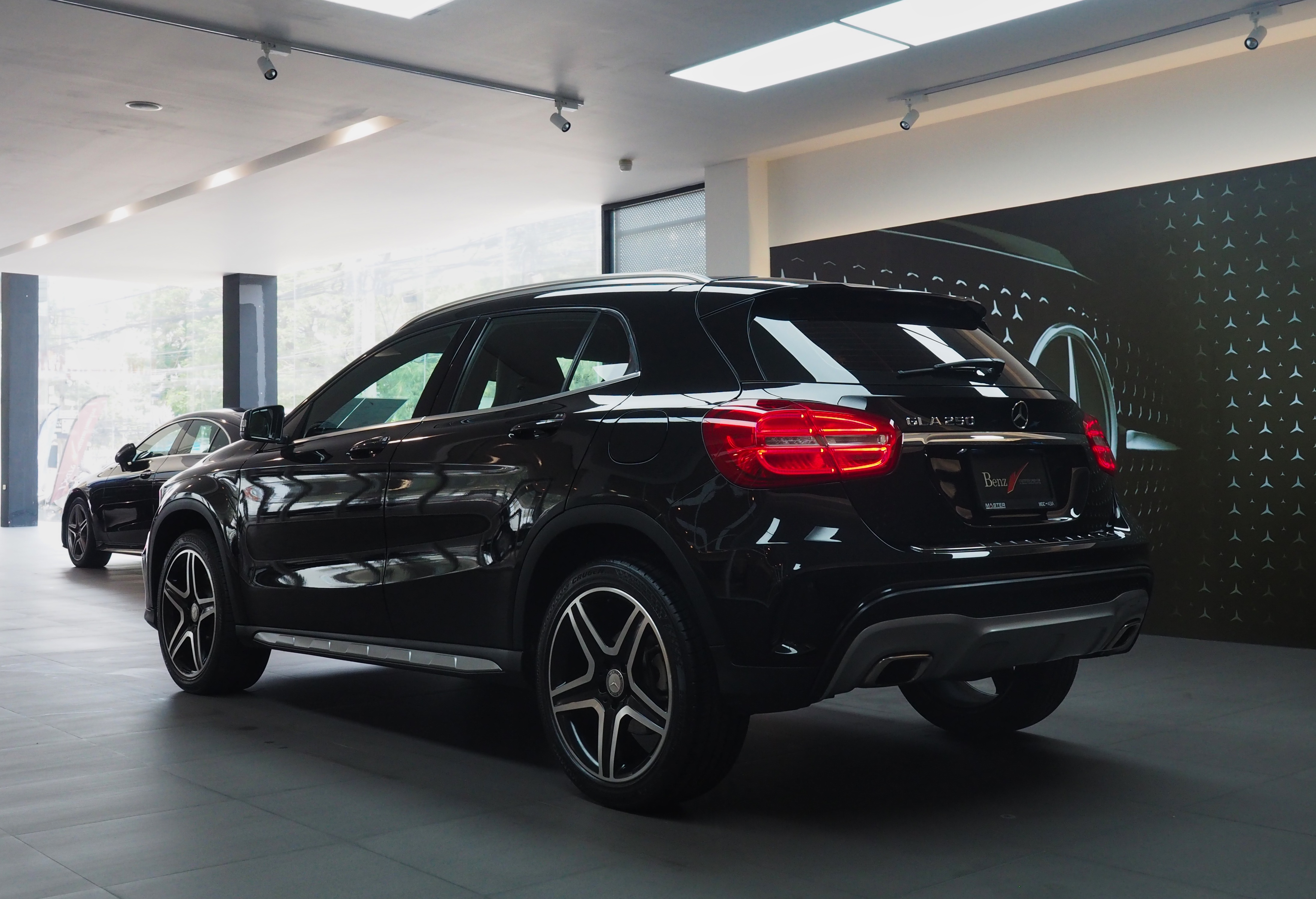 จองแล้ว GLA250 AMG Dynamic W156