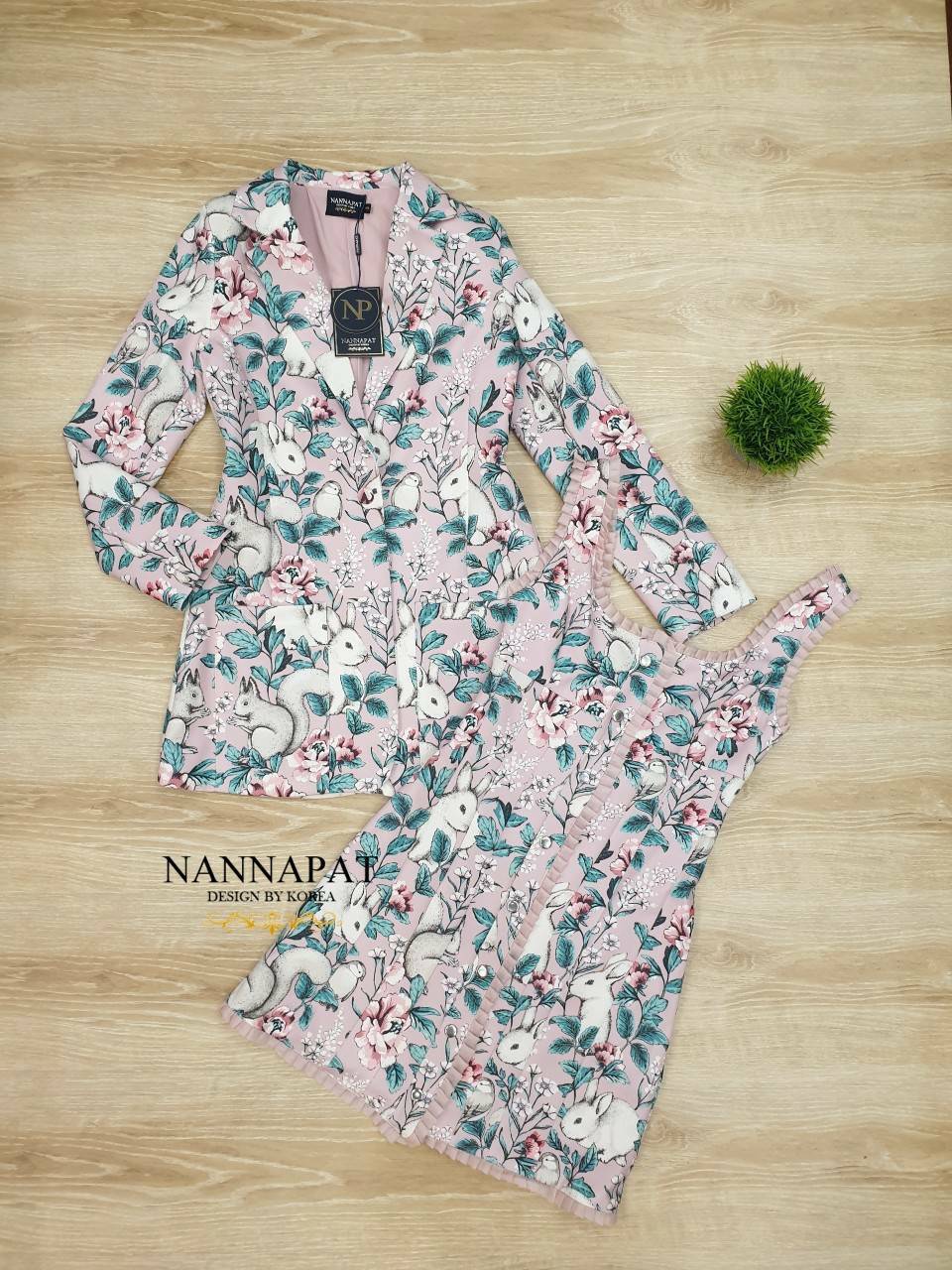 เสื้อสูทคลุมแขนยาวมีกระเป๋าสองข้าง