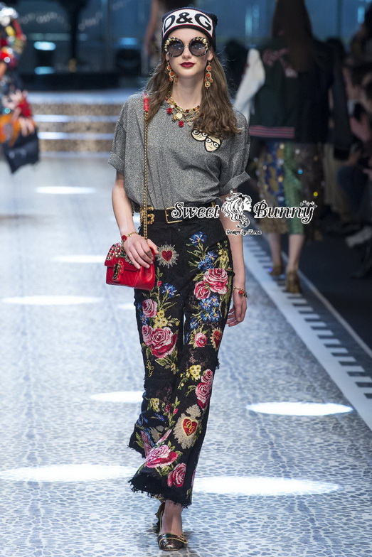 เสื้อยืดผ้าสีเทา ชุดเสื้อ+กางเกง