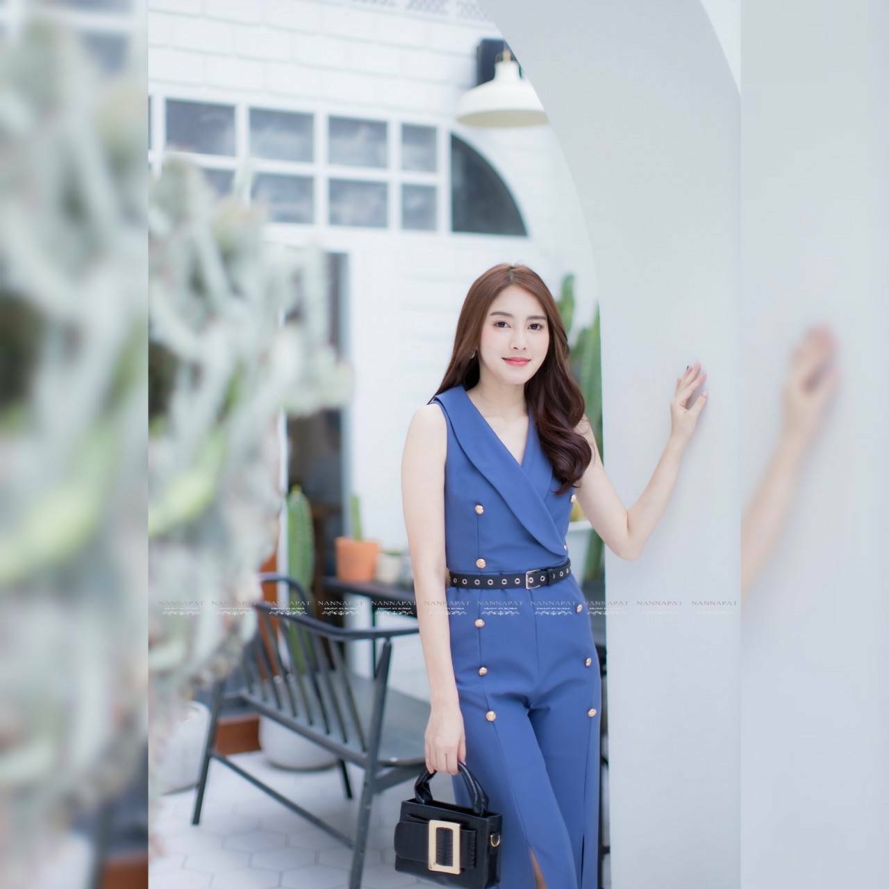 จั้มสูทแต่งกระดุมกางเกงผ่าหน้า