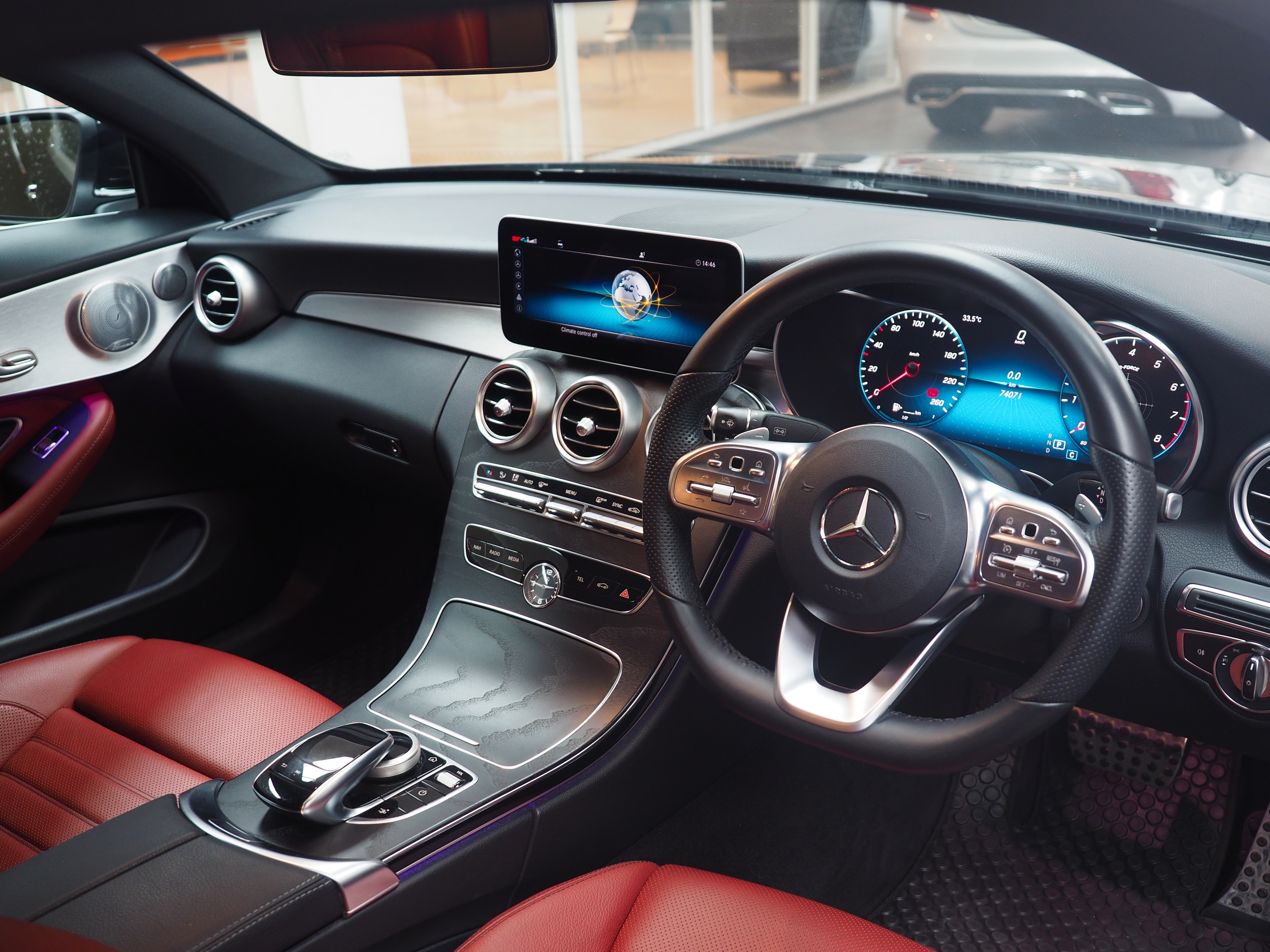 จองแล้ว C200 Coupe AMG W205