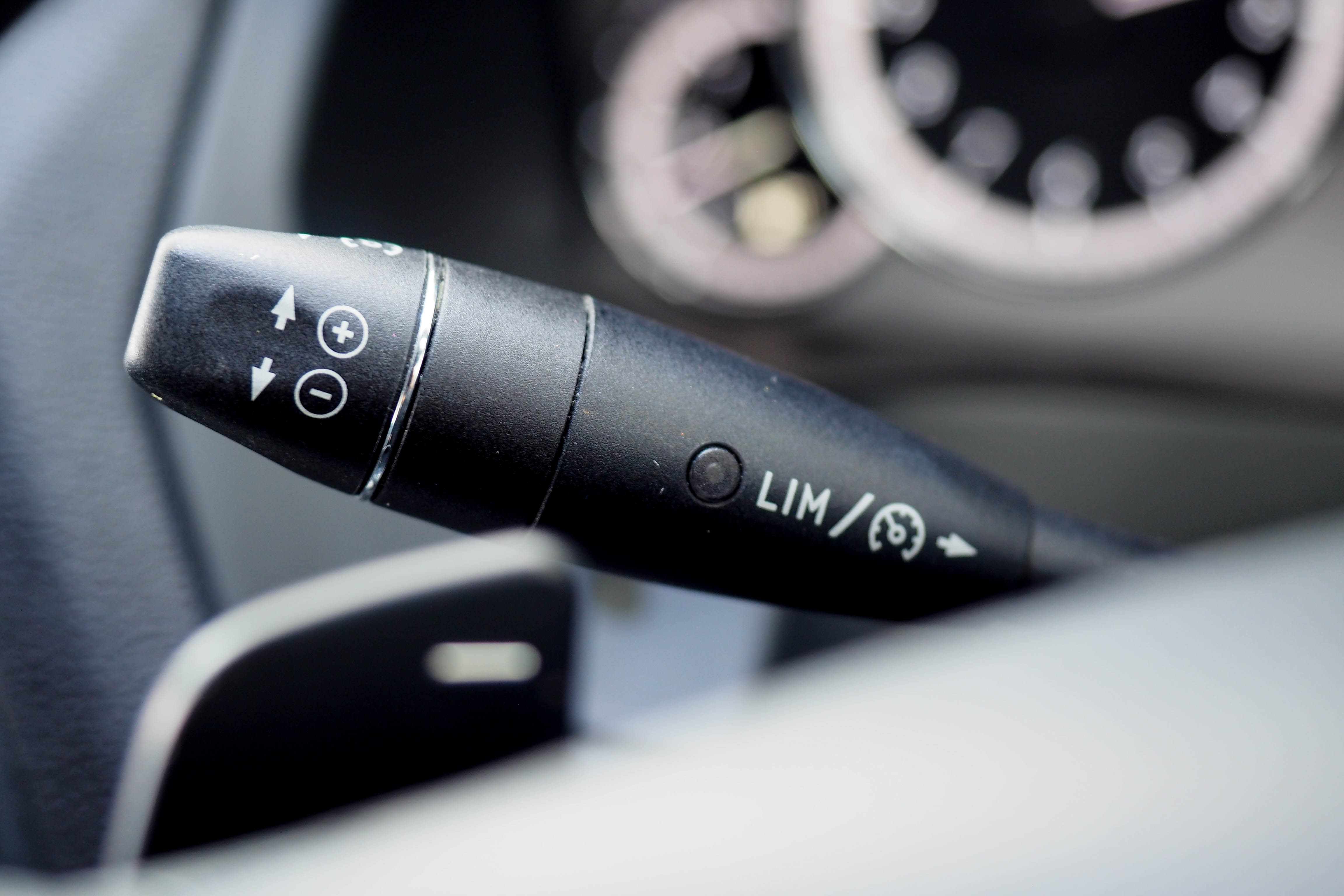 จองแล้ว E250 CGI Coupe AMG BlueEfficency W207