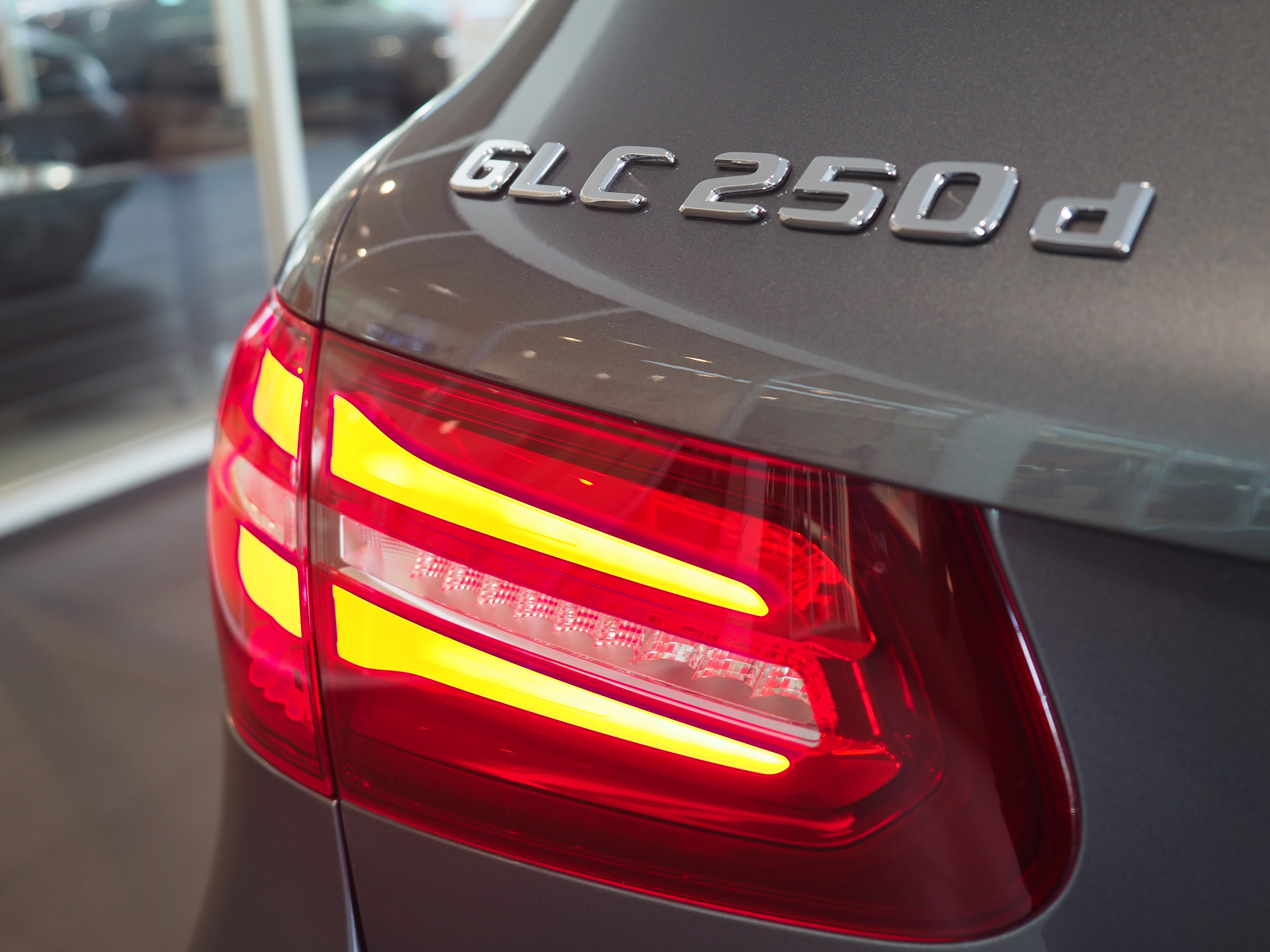 จองแล้ว GLC250d Off Road 4MATIC W253