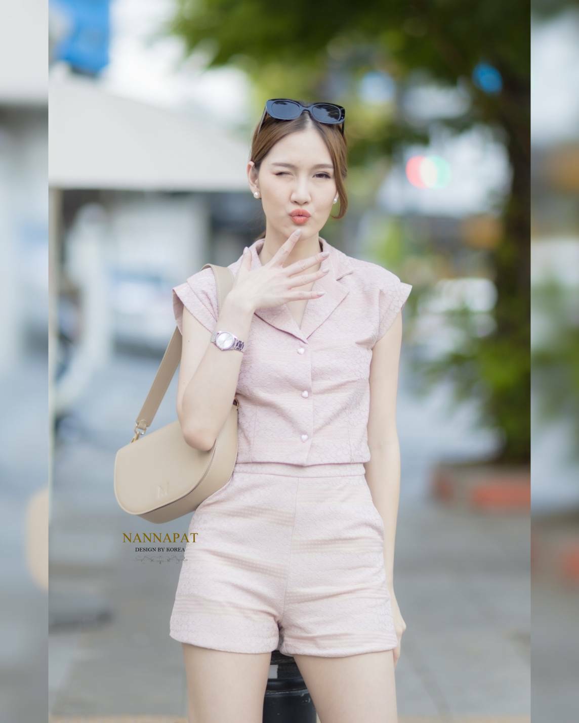 เสื้อซิปข้างแต่งกระดุม