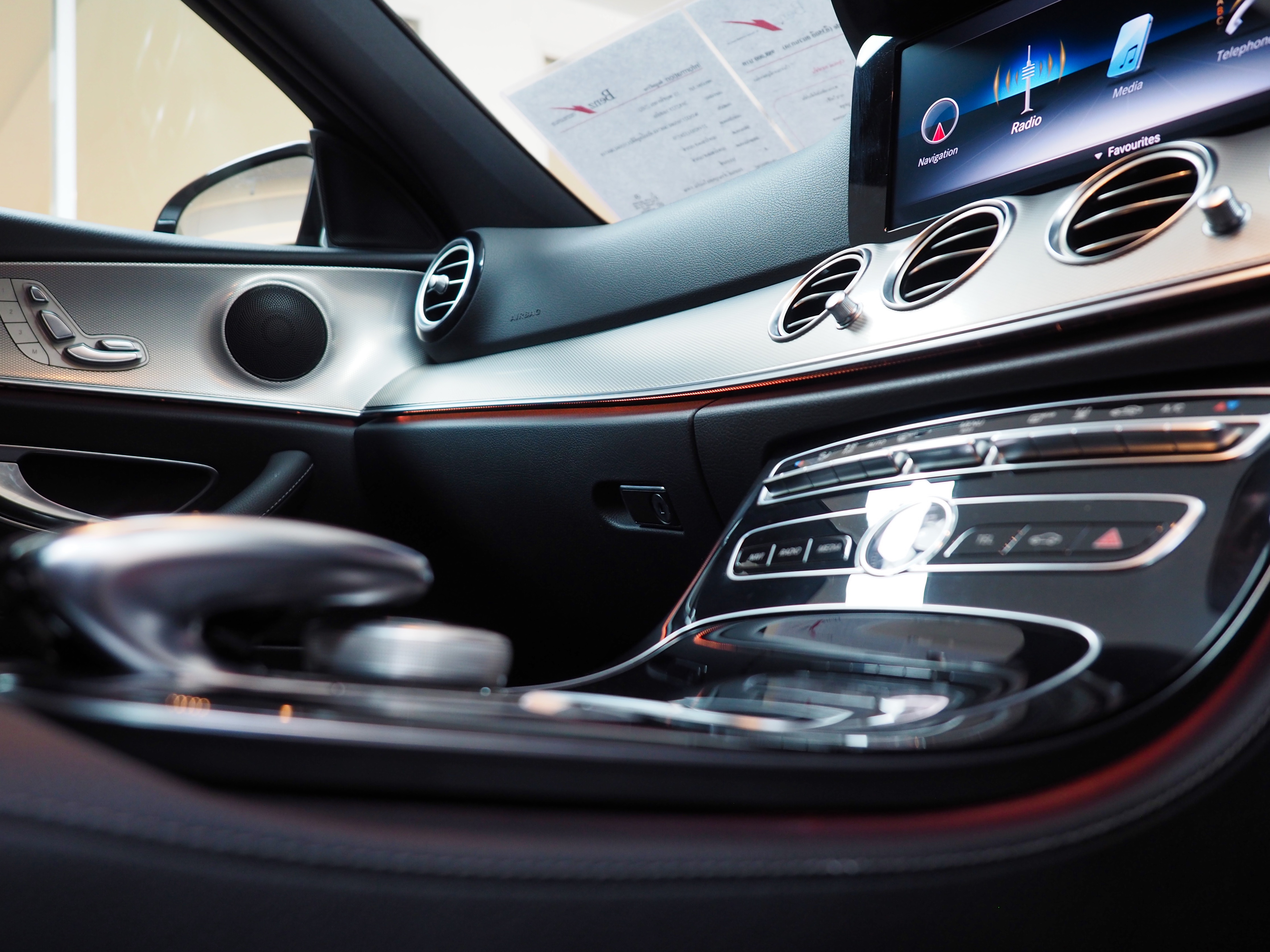 จองแล้ว E350e Avantgarde Plug In Hybrid W213