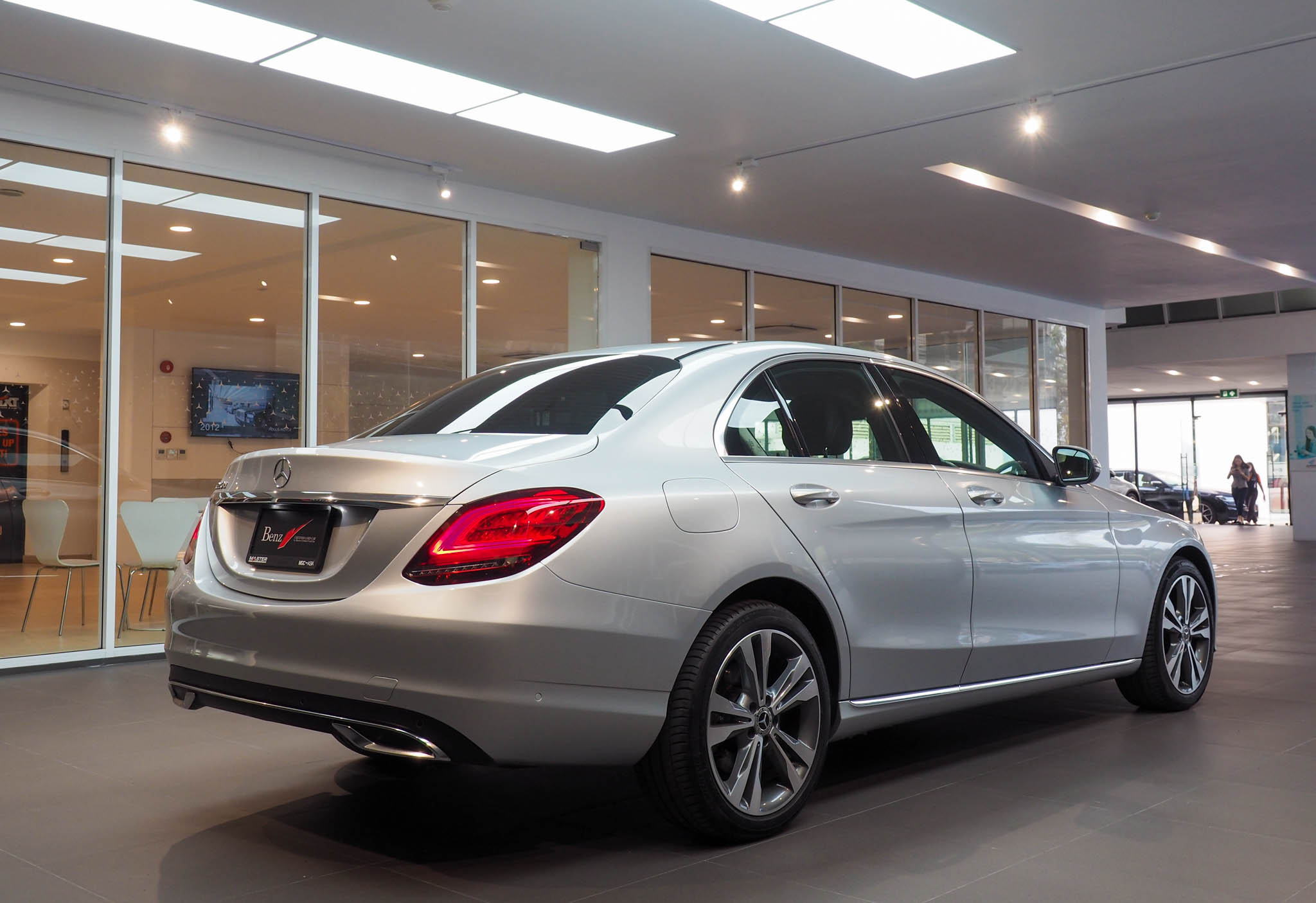 จองแล้ว C220d Avantgarde W205