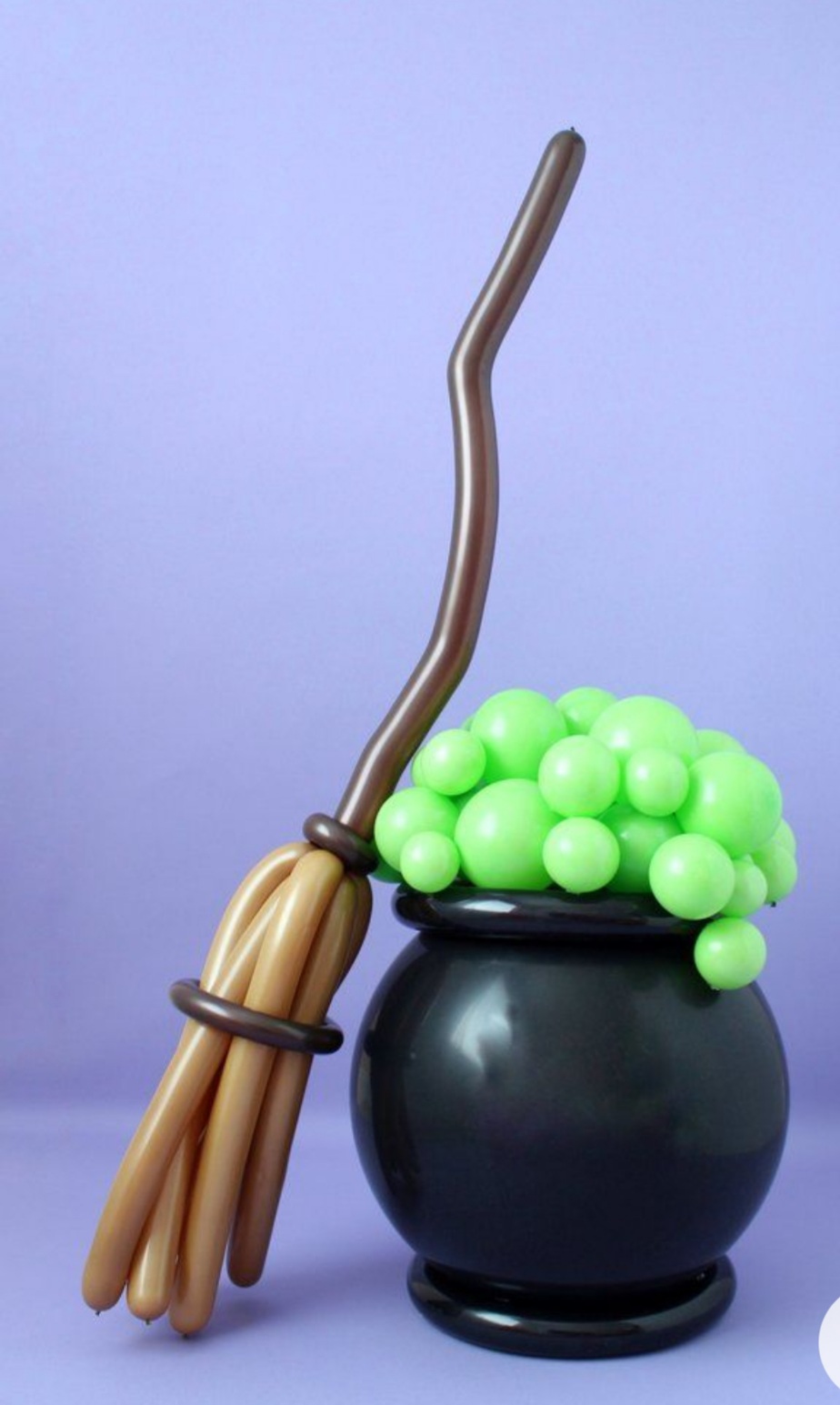 ลูกโป่งไม้กวาด+หม้อยาแม่มด วันฮาโลวีน แบบตั้งพื้น Halloween Balloons