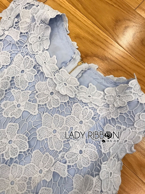 เสื้อแขนกุดคอสูงผ้าลูกไม้ตกแต่งชาย