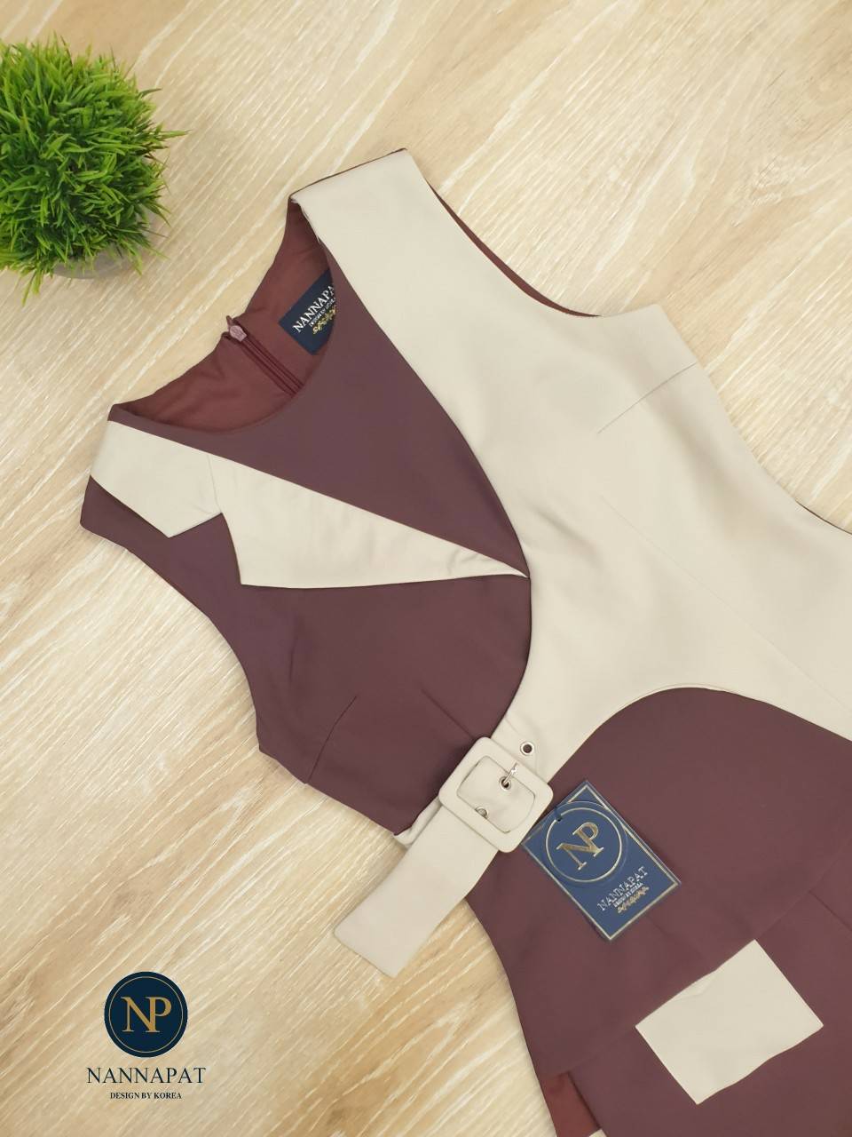 เสื้อมีฟองน้ำแต่งเข็มขัดรัด