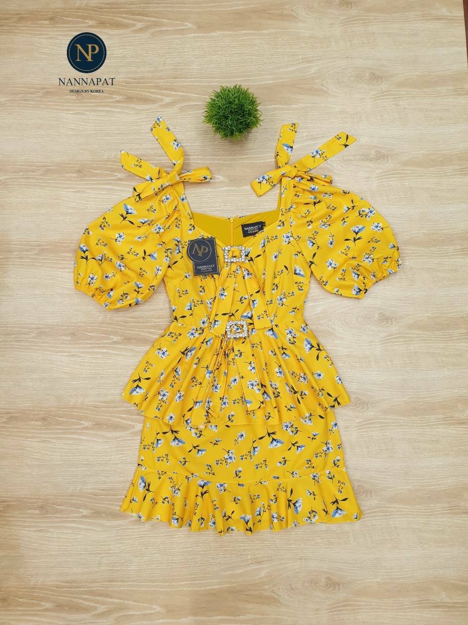 เดรสเหลืองซับในเป็นกางเกง