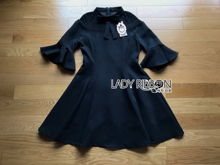 Lady Ribbon เดรสสีดำแต่งริบบิ้น