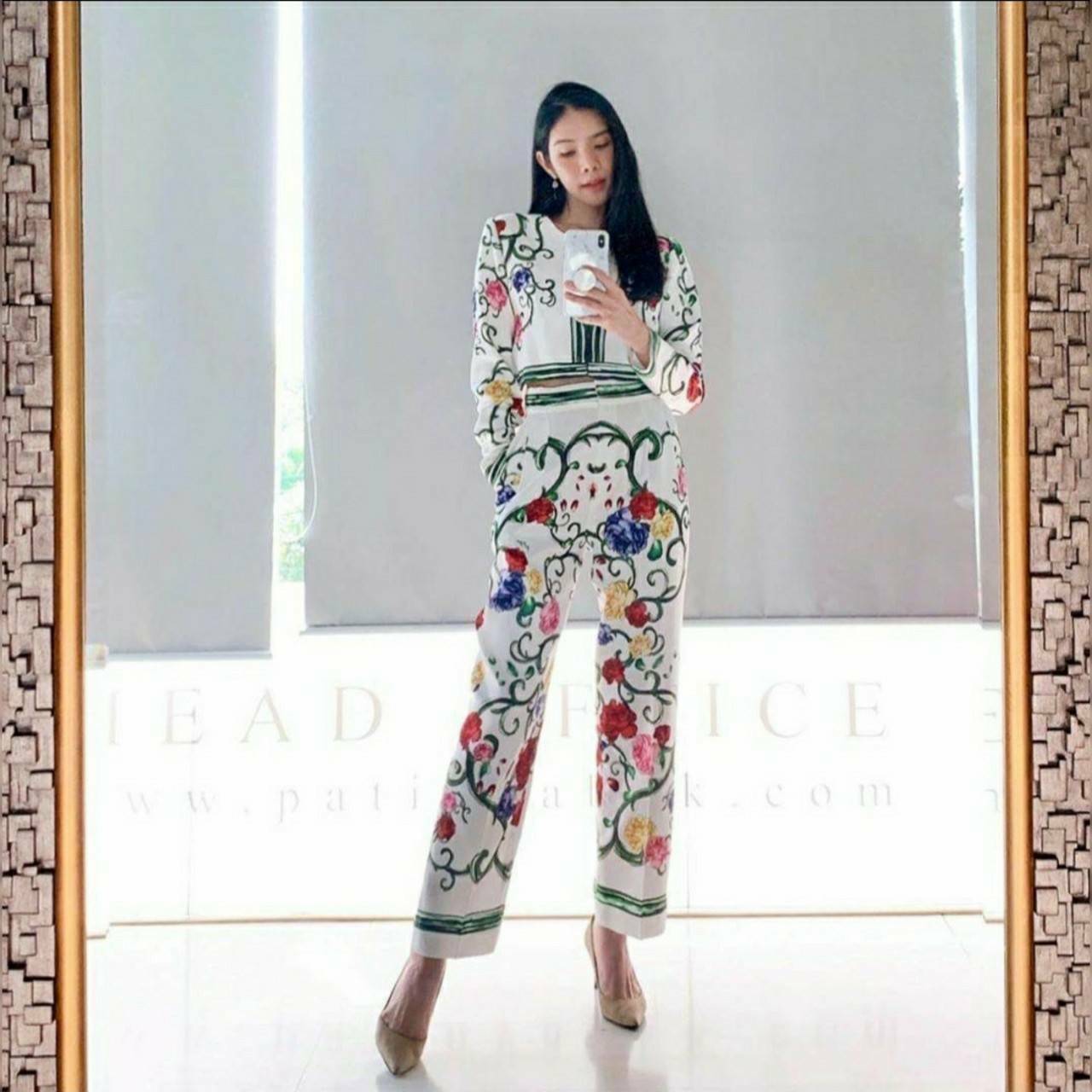 เสื้อคลุมมีตะขอหน้ากางเกงขายาว