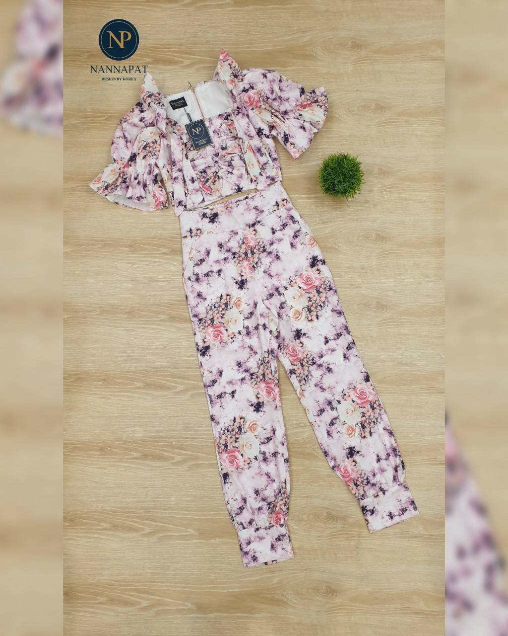 เสื้อซิปหลังแขนตุ๊กตาแต่งระบาย