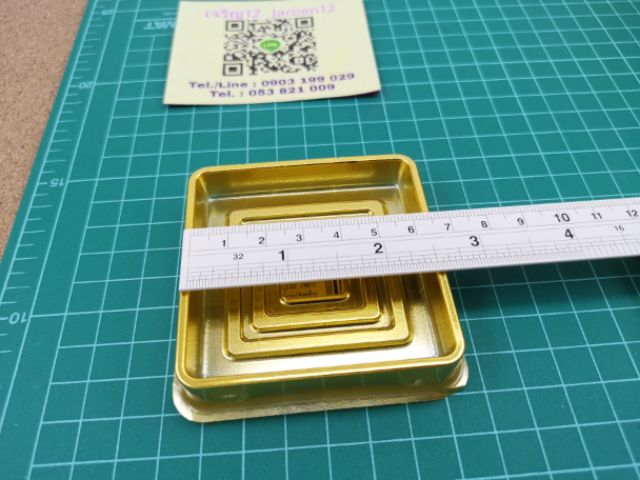 J12 กล่องฐานทอง+ฝาใส ขนาด6cm. จำนวน48-50ใบ/แพ็ก
