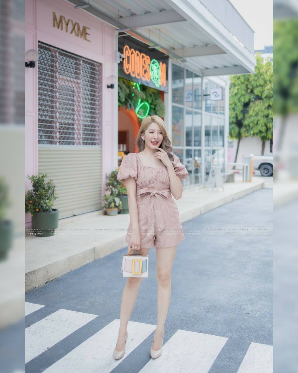 เพลสูทแขนพองน่ารัก ตัวกางเกงมีกระเป๋าข้าง