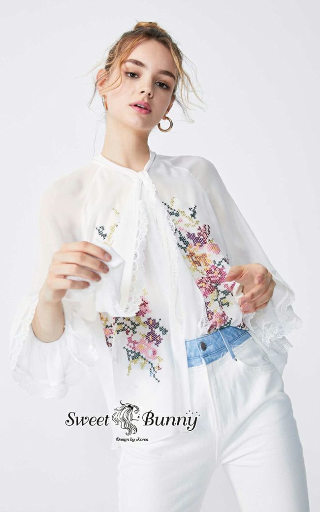 เสื้อคอกลมผูกโบว์ยาวด้านหน้าดูสวยเก๋