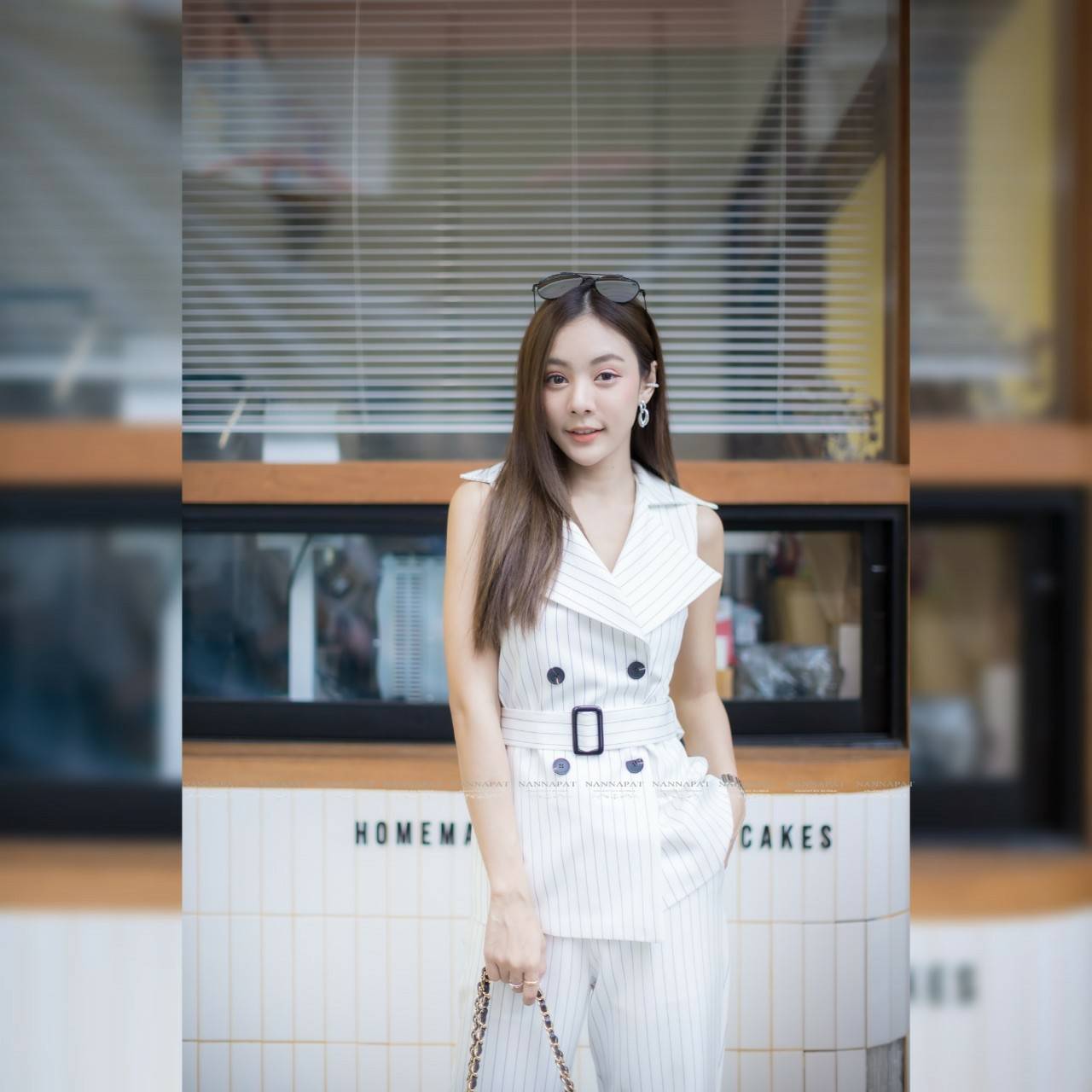 เสื้อคอปกกระดุมหน้ามีเข็มขัด