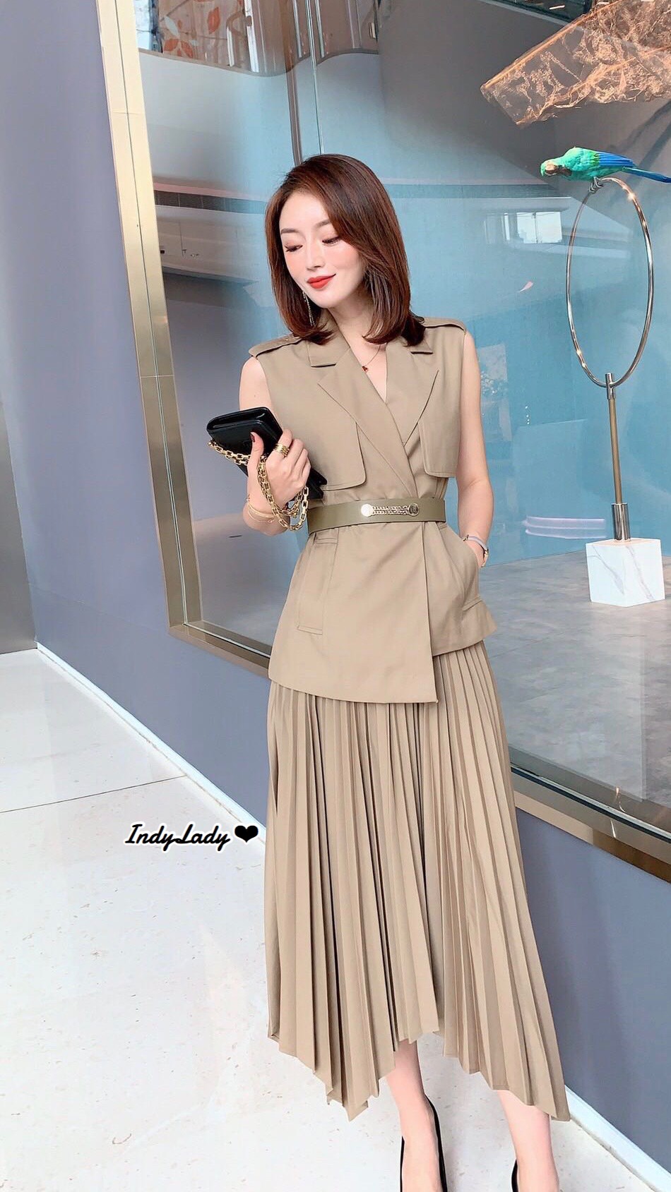 เสื้อกระโปรงเสื้อแขนกุดคอปกใหญ่