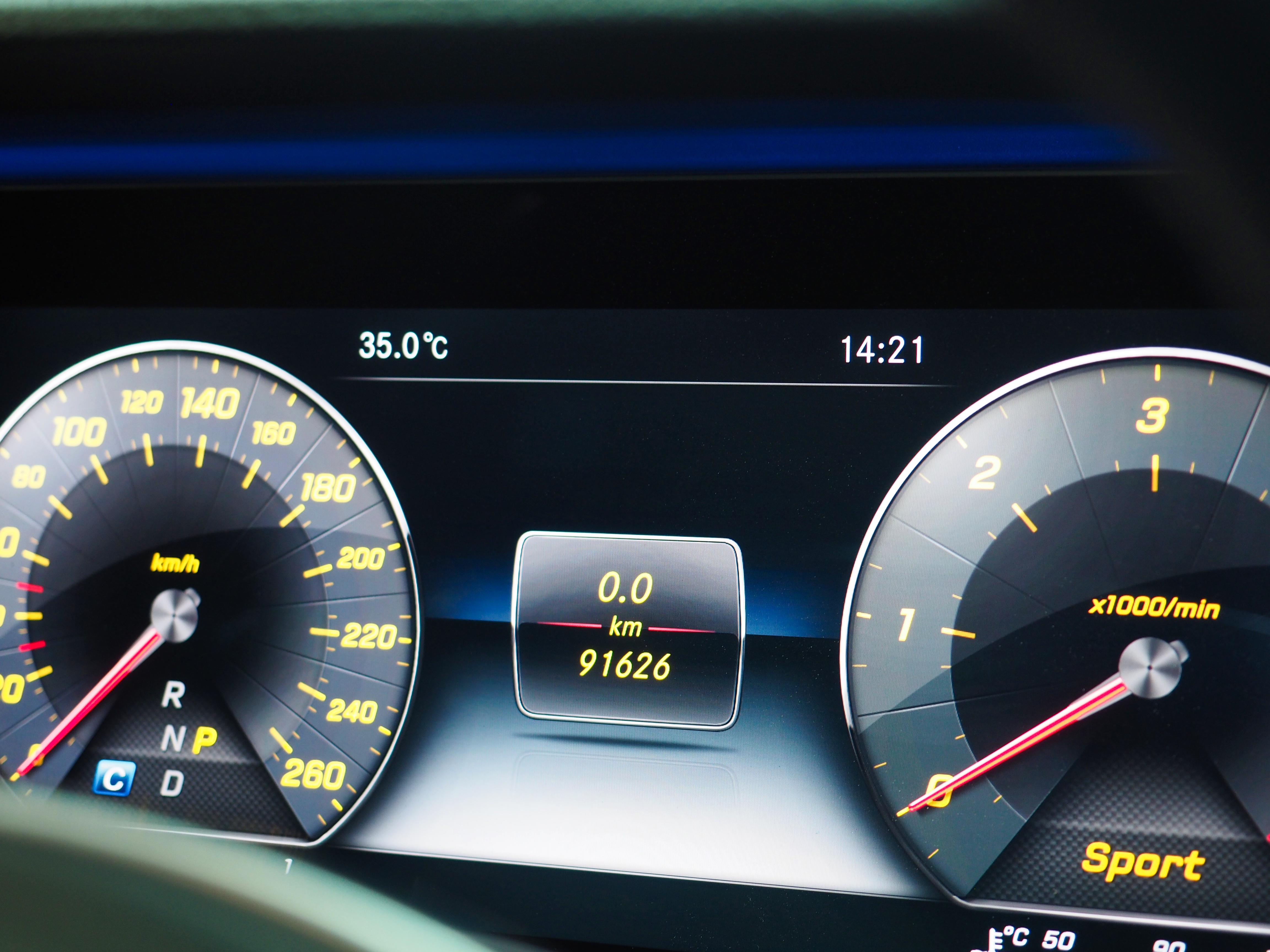 จองแล้ว E220d AMG Dynamic W213