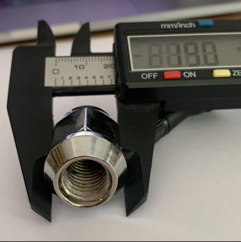 น๊อตล้อ รถยนต์ น๊อตเดิมติดรถ ขนาด 12 x 1.5 เกลียว1.5 บล็อกเบอร์ 19 สีเงิน เหล็กชุบโครเมียม