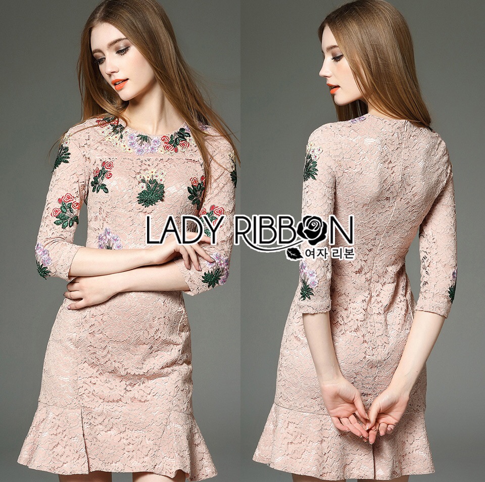 lady ribbon dress Nude Lace Dress เดรสผ้าลูกไม้สีชมพูนู้ดปักลายดอกไม้สีสดใสสไตล์เฟมินีน