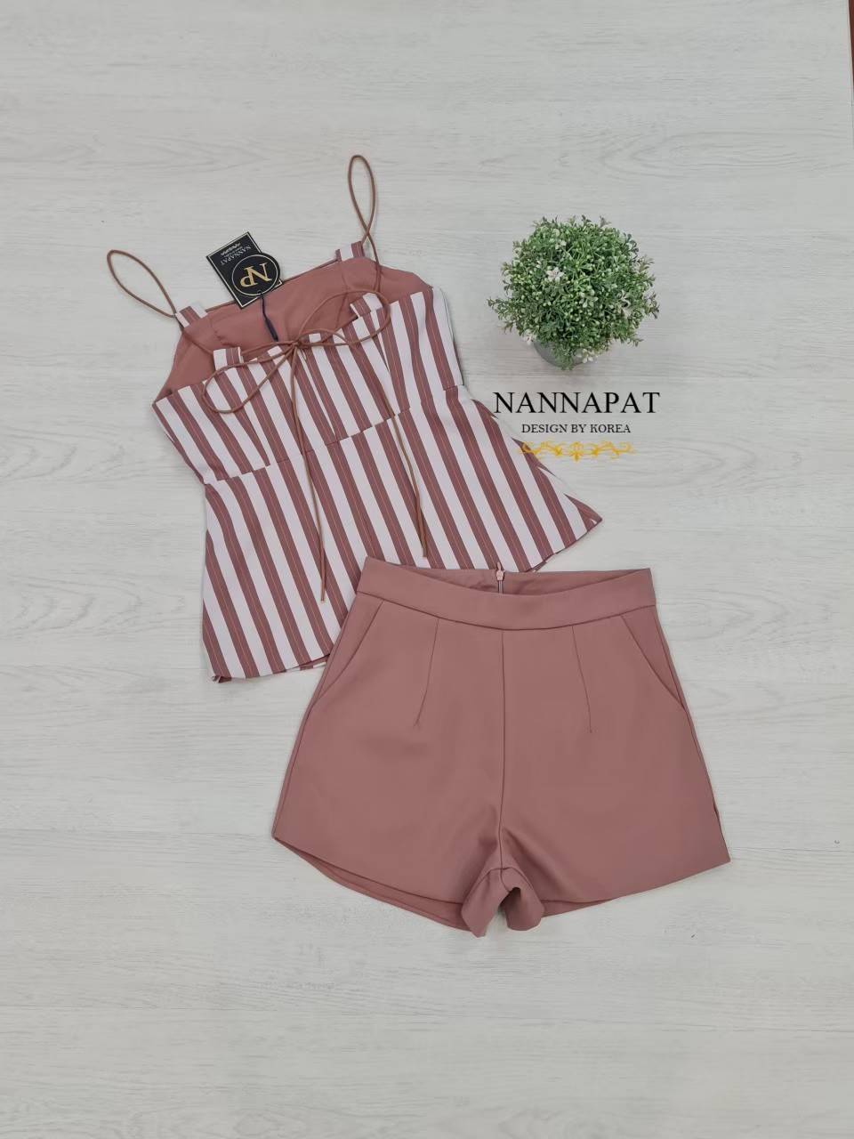 เสื้อสายเดี่ยวซิปหลัง ผ้าทอลาย