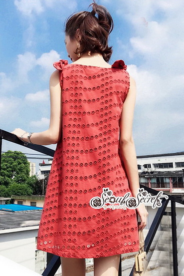 เดรสเนื้อผ้าทอลายลูกไม้สีแดงสด