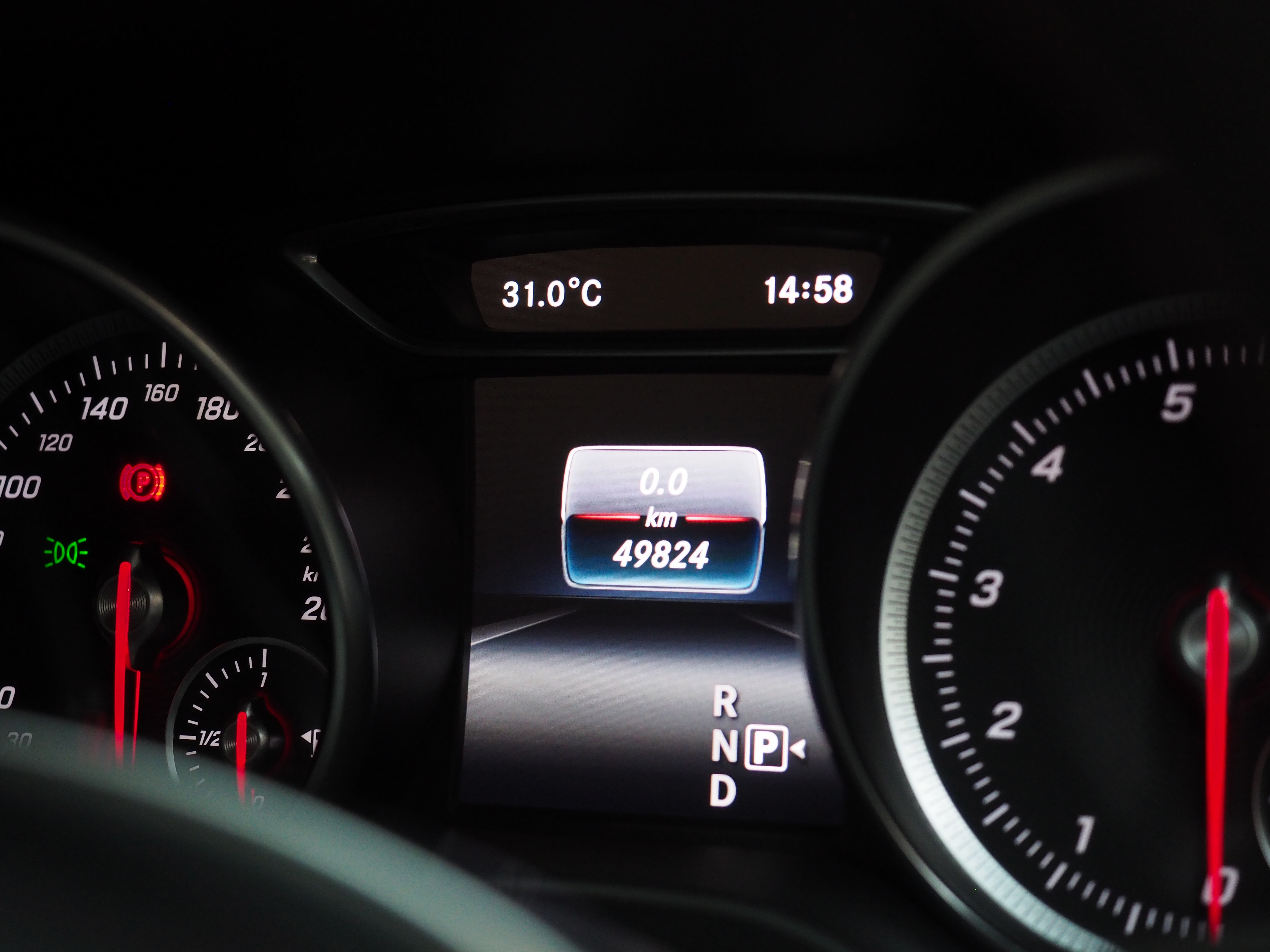 จองแล้ว GLA250 AMG Dynamic W156