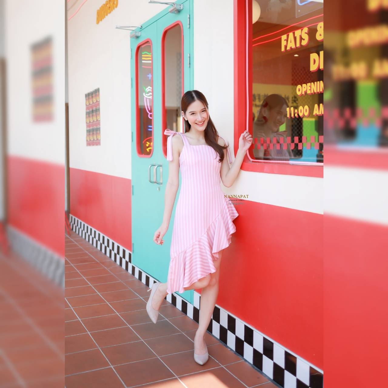 ผ้าทอลายนุ่มผูกโบว์ใหล่สีชมพู