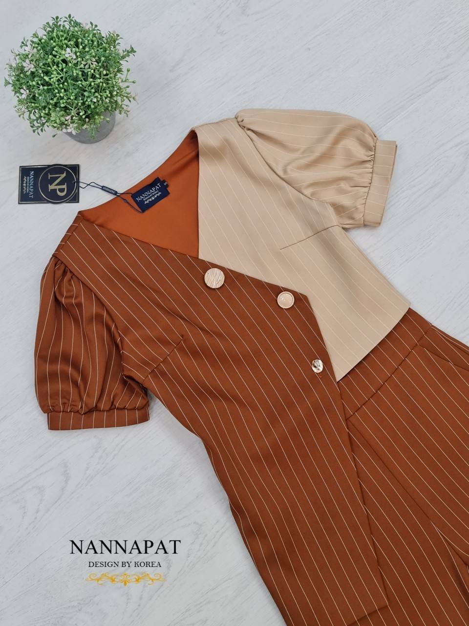 เสื้อกระดุมหน้า ผ้าทอลายเส้น