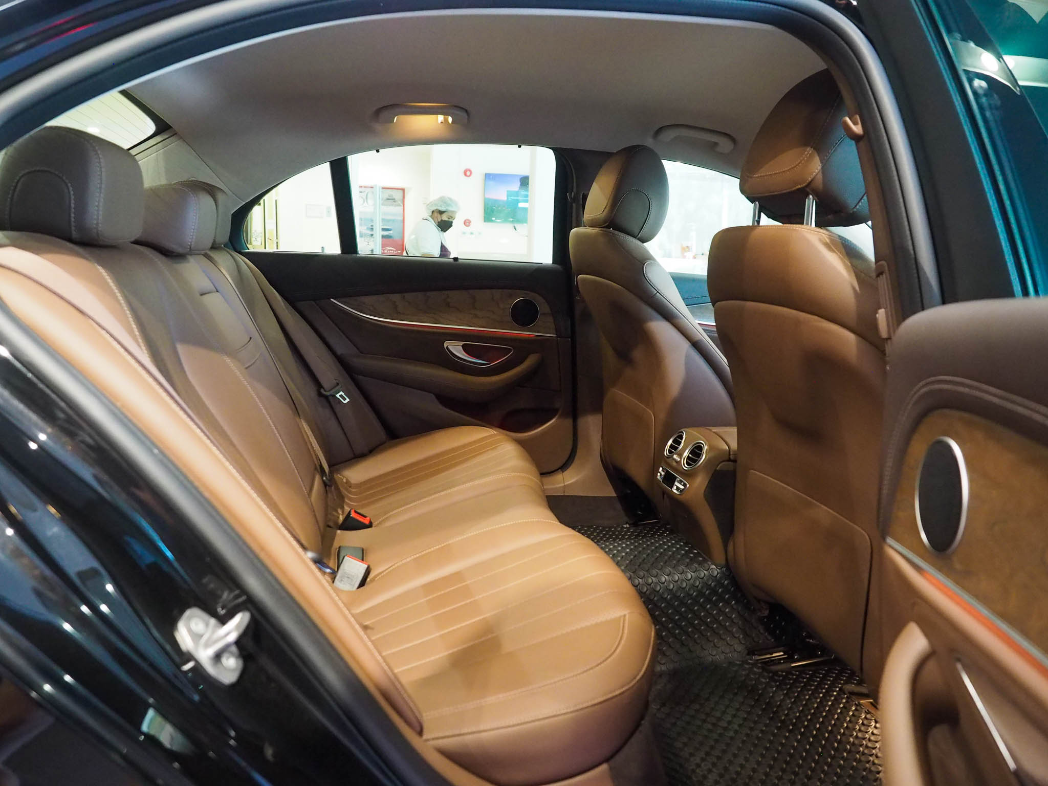 จองแล้ว E350e Exclusive Plug In Hybrid W213