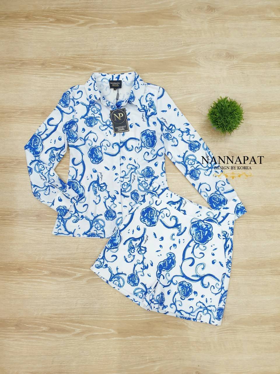 เสื้อแขนยาวคอปกกระดุมหน้า