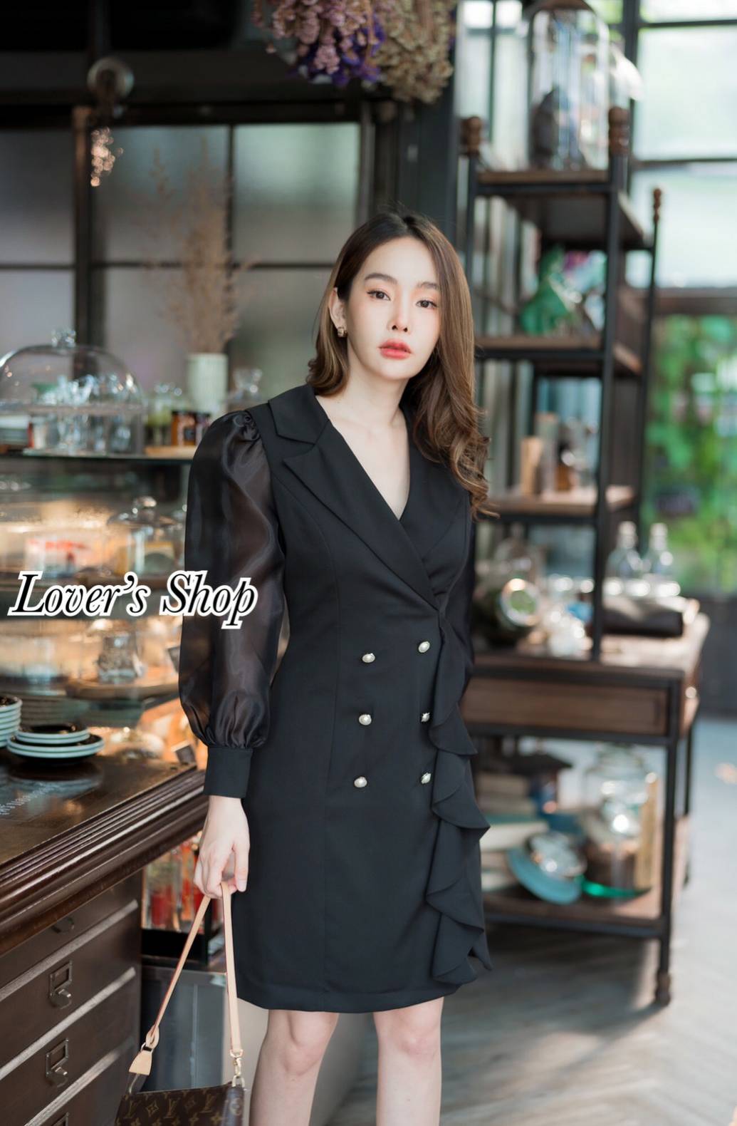 เดรสทรงเข้ารูปแขนยาวผ้าไหมแก้ว