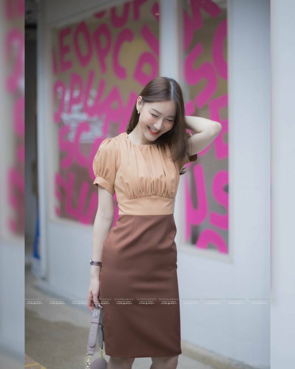 ชุดเดรสเข้ารูปเก็บทรงสวย