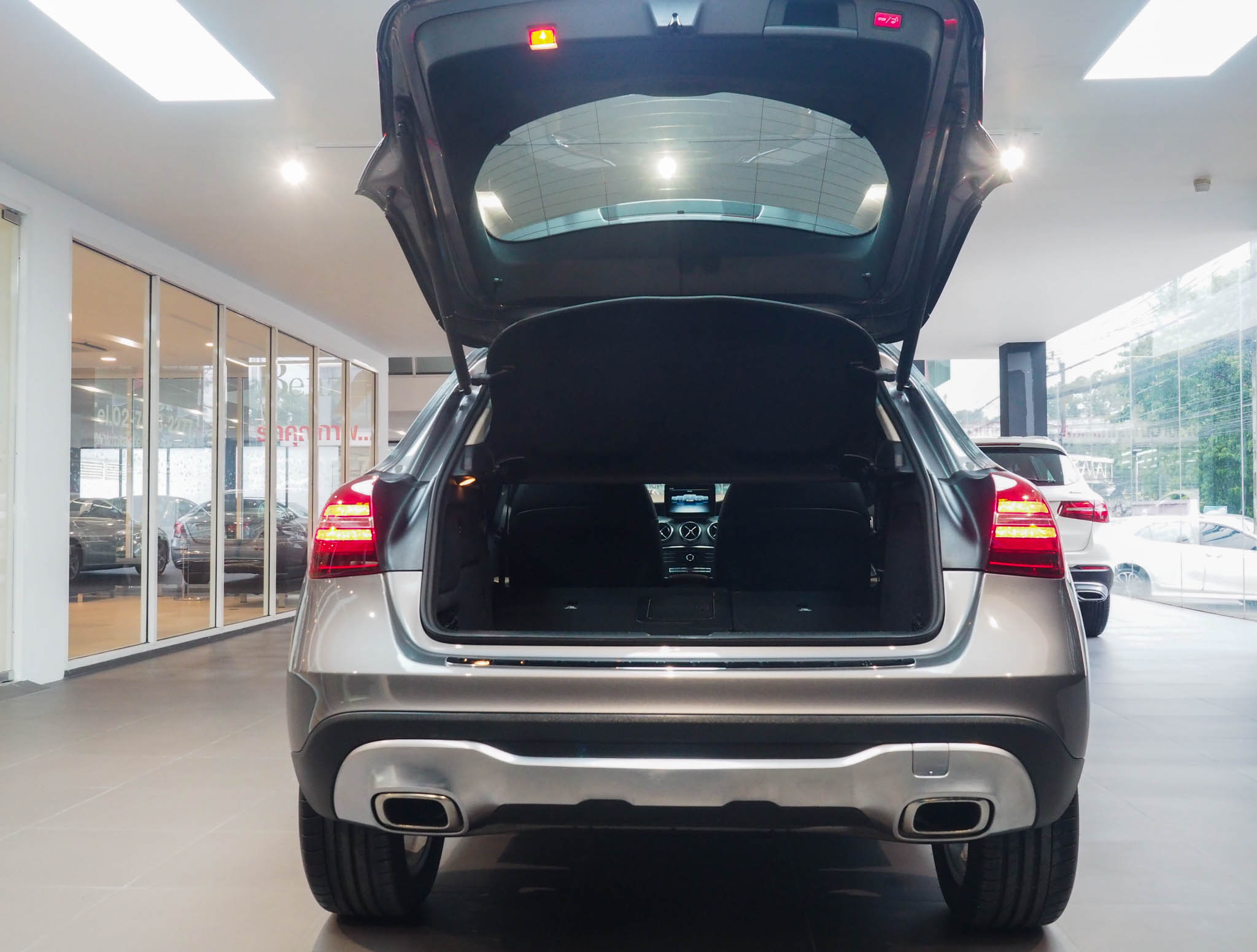 จองแล้ว GLA200 Urban W156