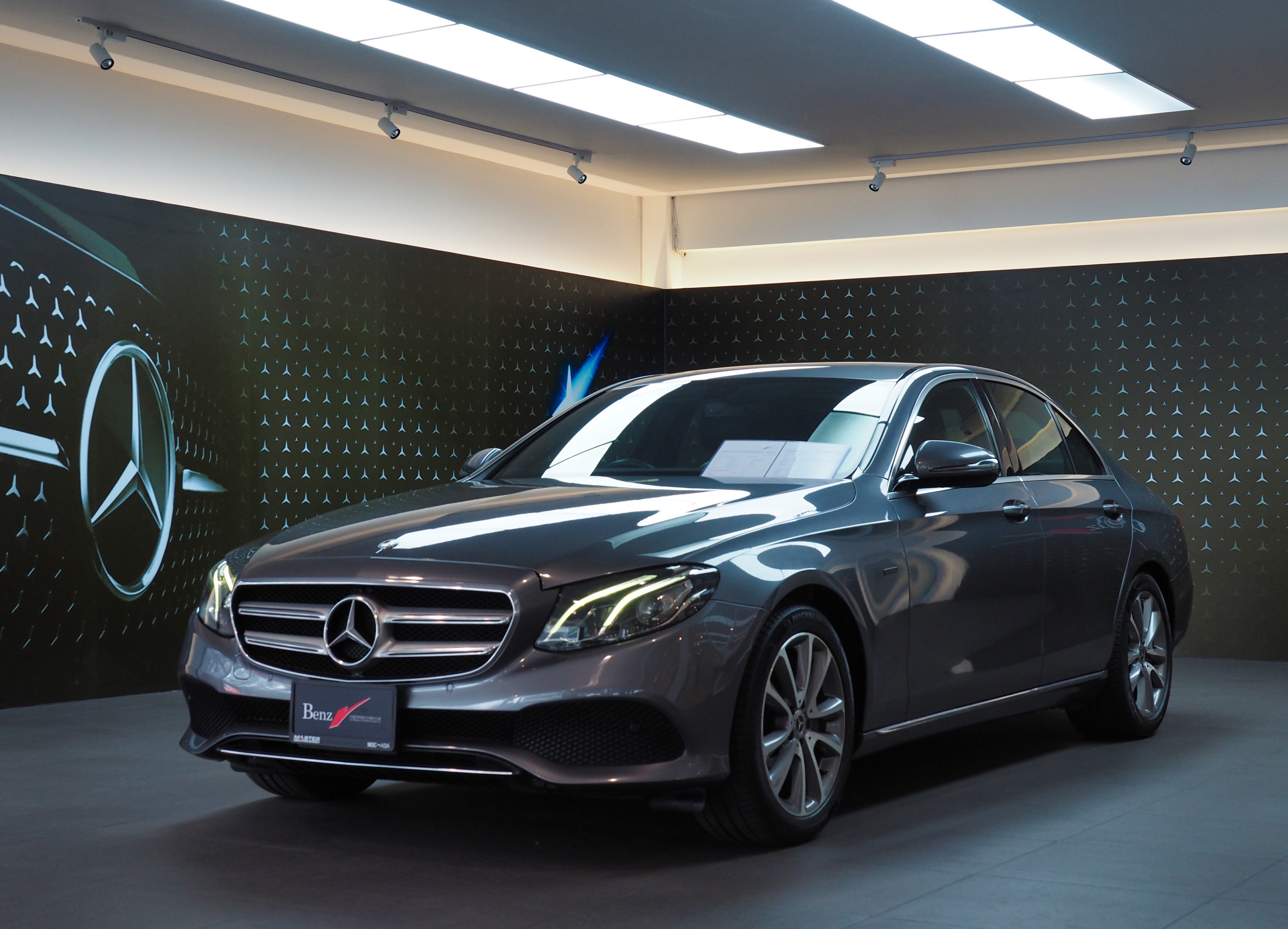 จองแล้ว E350e Avantgarde Plug In Hybrid W213