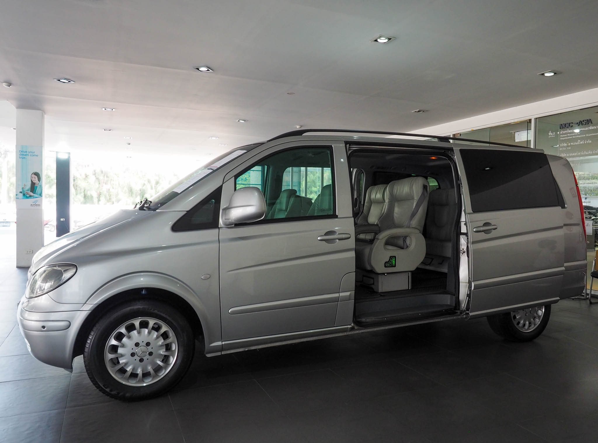จองแล้ว VITO 115 CDI W639